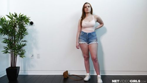 Net Video Girls: River Fox – Small Waist Big Butt