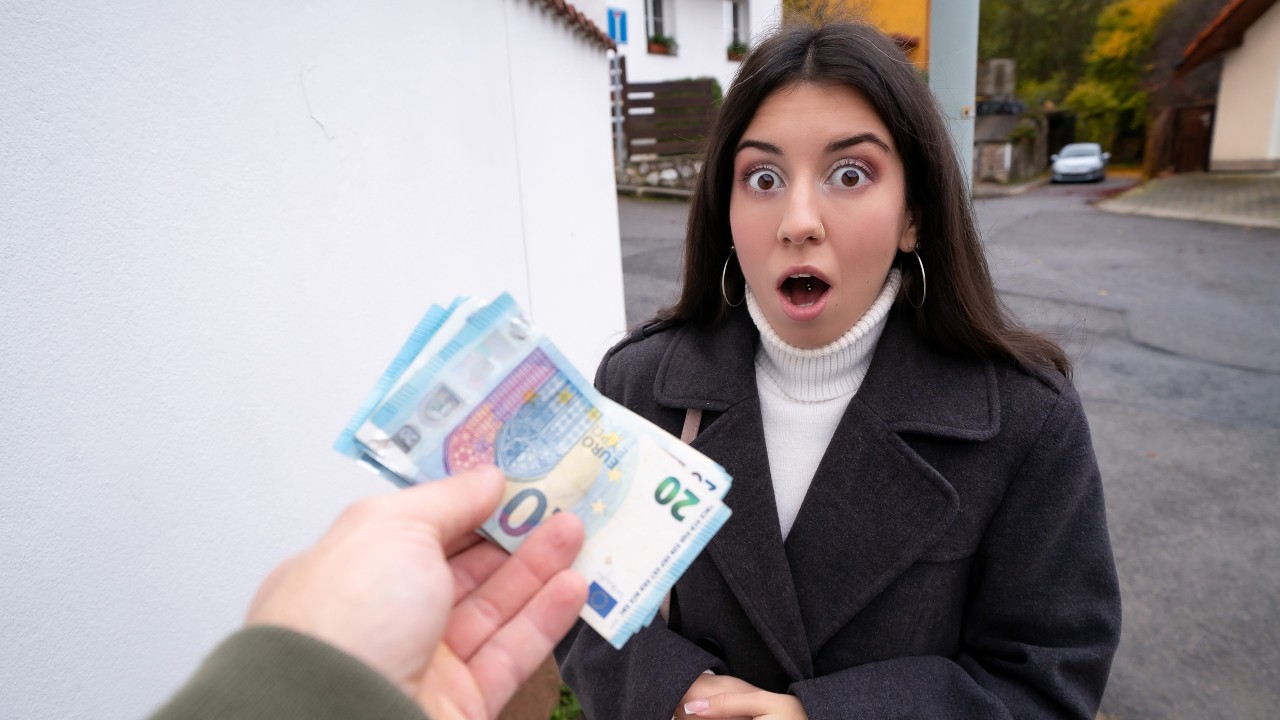 Public Agent: Katty West – Petite house cleaner loves to suck