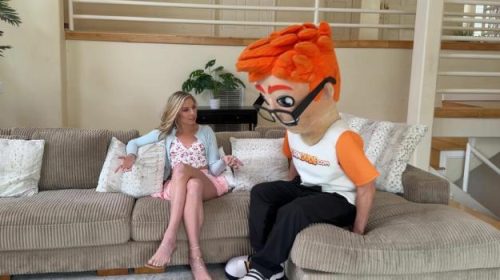 Porn Dude Casting – Cheerleader Kait Shows Porn Dude Why She’s the Best
